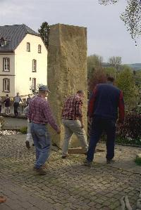 F�r 5 Tonnen zu bewegen, musste nat�rlich mir schwerem Ger�t anger�ckt werden. 