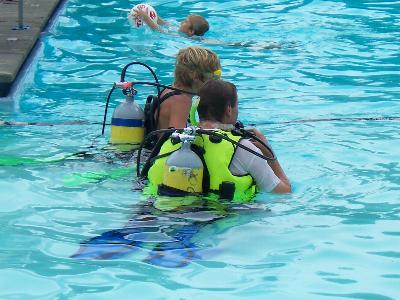 Bei der 2. Sch�necker Poolparty kam auch schweres Ger�t zum Einsatz!