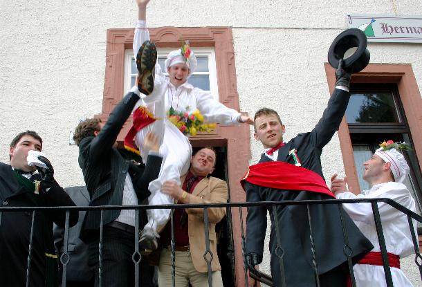 Der Sieger der Eierlage 2007, Peter Weber, er lebe hoch!