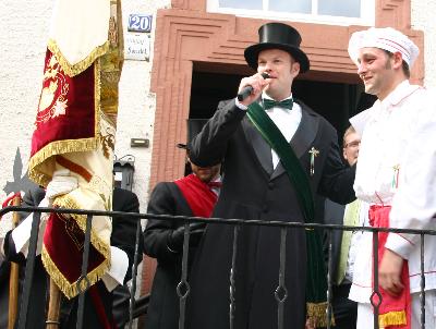 Ehrung des zweiten Siegers, des Raffers Dirk Schifferings