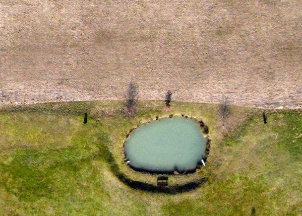 Regenüberlaufteich bei Schreinerei Koch aus 60m Höhe
